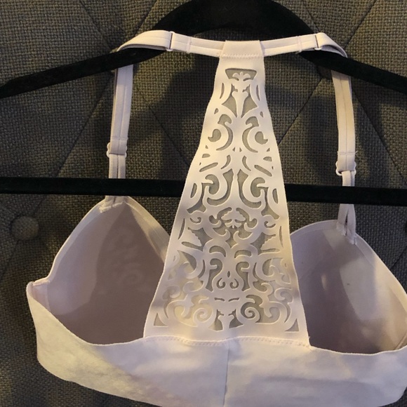 Beautiful bras. - Picture 3 of 11